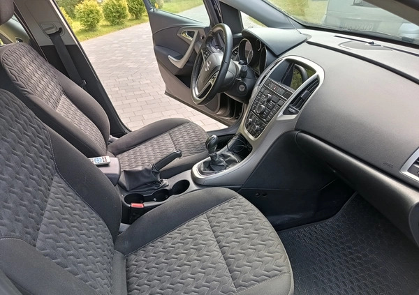 Opel Astra cena 30000 przebieg: 130000, rok produkcji 2013 z Golina małe 277